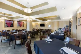Photograph of The Oaks Hotel & Suites, Paso Robles