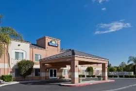 Photograph of Days Inn, Lathrop