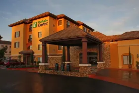 Photograph of Holiday Inn Express, El Dorado Hills
