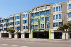 Photograph of Holiday Inn Express & Suites, San Francisco
