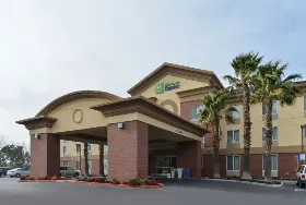 Photograph of Holiday Inn Express, Woodland