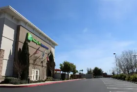 Photograph of Holiday Inn Express, American Canyon