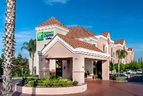 Photograph of Holiday Inn Express, Lathrop