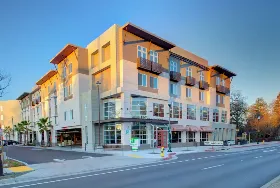 Photograph of Holiday Inn Windsor - Wine Country, Windsor