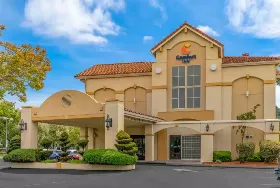 Photograph of Comfort Inn, Fairfield