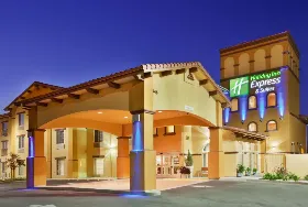 Photograph of Holiday Inn Express, Willows