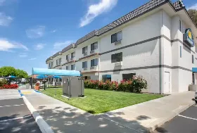 Photograph of Days Inn, Woodland
