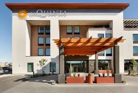 Photograph of La Quinta Inn & Suites, Santa Rosa