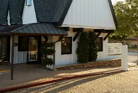 Photograph of San Luis Creek Lodge, San Luis Obispo