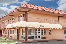 Photograph of Days Inn, Barstow