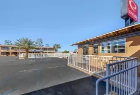 Photograph of Econo Lodge, Barstow