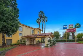 Photograph of LQ Inn Vista,