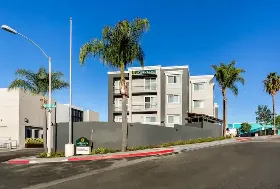 Photograph of La Quinta Inn & Suites, San Diego
