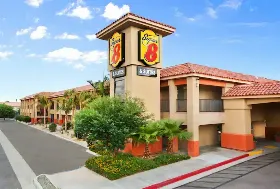 Photograph of Super 8, Indio