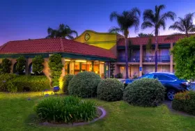 Photograph of Valley Inn and Conference Center, Mission Hills