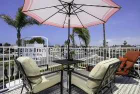 Photograph of Little Inn By the Bay, Newport Beach