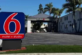 Photograph of Studio 6, Carson