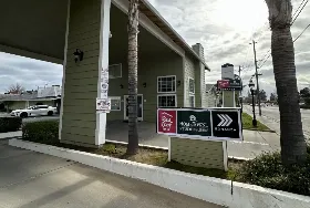 Photograph of Red Roof Inn, Yuba City