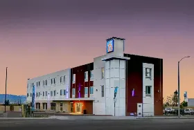 Photograph of Motel 6, Highland