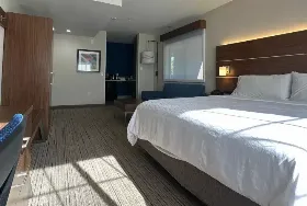 Photograph of Holiday Inn Express & Suites, Mountain View
