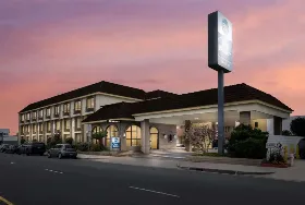 Photograph of Best Western Norwalk Inn, Norwalk