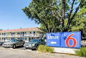 Photograph of Motel 6 ( North ), Stockton