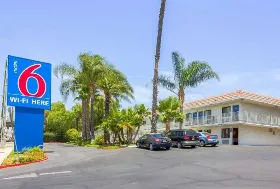 Photograph of Motel 6, Simi Valley