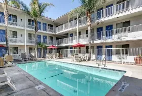Photograph of Motel 6, Bellflower