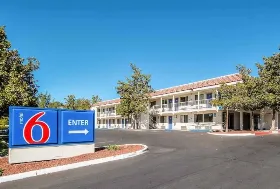 Photograph of Motel 6, Redding