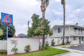 Photograph of Motel 6, El Monte