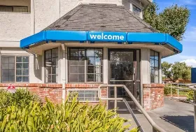 Photograph of Motel 6, Fairfield