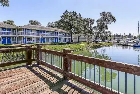 Photograph of Motel 6, Oakland