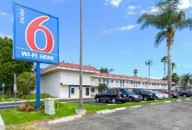 Photograph of Motel 6, Costa Mesa