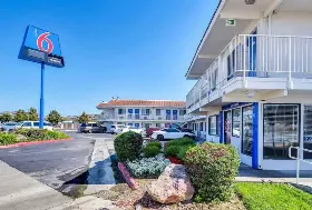 Photograph of Motel 6, Vallejo