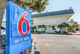 Photograph of Motel 6, Tracy