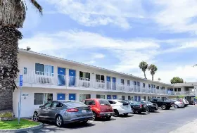 Photograph of Motel 6 ( West ), Westminster