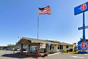 Photograph of Motel 6, Willows