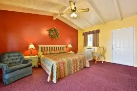 Photograph of Fallbrook Country Inn, Fallbrook