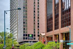 Photograph of Holiday Inn Express, Denver