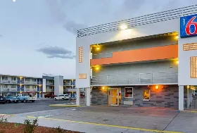 Photograph of Motel 6, Denver