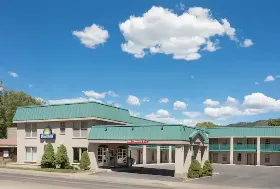 Photograph of Ramada Limited, Durango