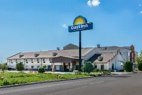 Photograph of Days Inn, Lamar