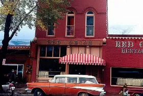 Photograph of Red Onion, Aspen
