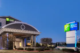 Photograph of Holiday Inn Express, Branford