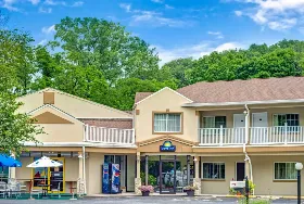 Photograph of Days Inn, Ridgefield