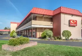 Photograph of Econo Lodge, West Haven