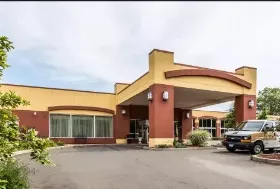 Photograph of Clarion Hotel & Suites Hamden-New Haven, Hamden