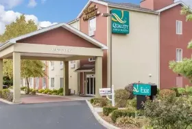 Photograph of Quality Inn, Meriden