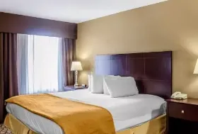Photograph of Quality Inn, Waterbury