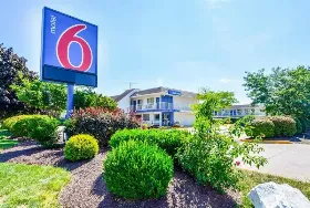 Photograph of Motel 6, Windsor Locks